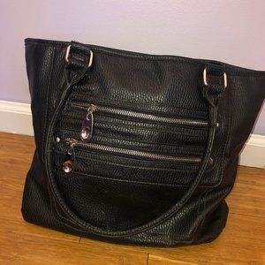 Black Purse with Zipper Pockets